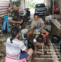 Ide Kreatif Dan Bangun Keakraban Babinsa Koramil 01/Rengat Laksanakan Komsos