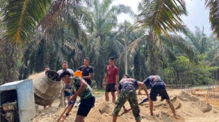 Goro TNI dan Warga, Pembangunan Jembatan Gantung Garuda Terus Dikebut