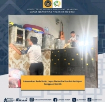 Laksanakan Razia Rutin, Lapas Narkotika Rumbai Antisipasi Gangguan Kamtib.