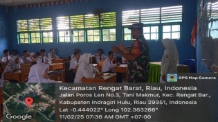 Melalui Komsos Babinsa Berikan Motivasi Kepada Pelajar menengah MTs YMI Di Desa Binaan.