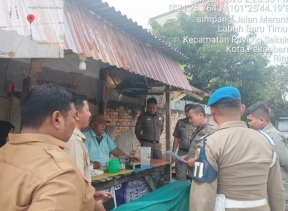 Gejolak di Pembongkaran Ikan, Ketidaknyamanan Warga Membuat Satpol PP Turun Kelokasi