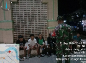 Babinsa Koramil 01/Rengat Bersama Satlinmas Aktif Laksanakan Patroli Malam