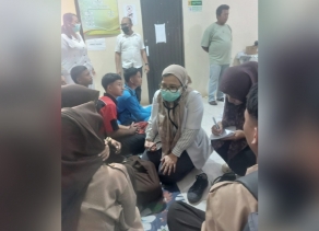 Puluhan Siswa dan Guru SMK Negeri 1 Tapung Hulu Dilarikan ke Puskesmas, Diduga Keracunan Usai Santap MBG