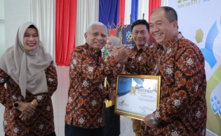 Bupati Asahan Terima Penghargaan Di Puncak HARGANAS Ke-32 Provinsi Sumut