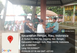 Babinsa Koramil 01/Rengat Maksimalkan Komsos Dengan Warga Desa Binaan di desa binaan.