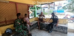 Lewat Komsos, Babinsa Koramil 01/Rengat Perkuat Sinergi dan Deteksi Dini di Wilayah Binaan