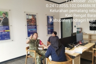 Jalin Keakraban dengan Warga, Babinsa Koramil 01/Rengat Perkuat Komsos
