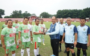 Bupati Asahan Buka Turnamen Sepak Bola Usia 35 Plus
