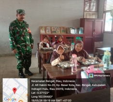 Dukung Pemerintah Babinsa Dampingi Pelaksanaan MBG , Ini Penjelsan Babinsa