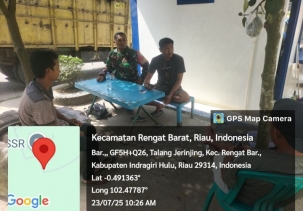 Galang Masyarakat Desa Binaanya Babinsa Komsos Ke Warganya Sebagai Petani Sawit