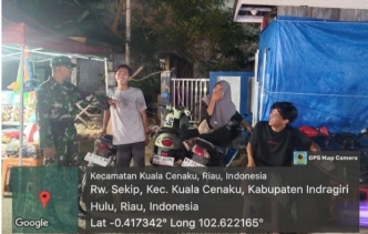 Babinsa Laksanakan Patroli Malam dan Komsos Guna Wujudkan Suasana Kondusif