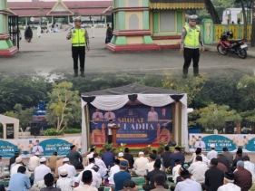 Polres Tebing Tinggi Pengamanan Sholat Idul Adha di Lapangan Merdeka