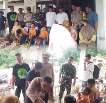 Jumat Berkah, Polsek Sipispis dan Kebun Gunung Monako Bagikan Sembako