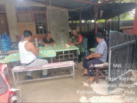 Sambil Ngobrol Santai Di Warung Kopi Babinsa Dengan Warga Binaan , Ini Pesanya