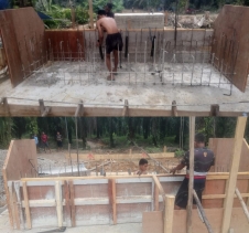Satgas Jembatan Kodim 0302/Inhu Kebut Pengecoran Struktur Beton Jembatan Gantung Garuda