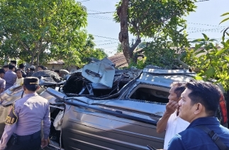 Polres Tebingtinggi Evakuasi Korban Laka Maut di Perlintasan Kereta Api dan Amankan TKP