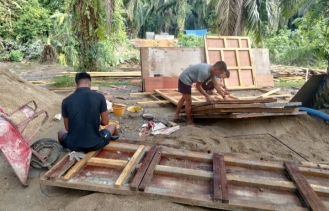Percepat Akses Antar Desa, Satgas Jembatan Kodim 0302/Inhu Kebut Perakitan Bekisting Jembatan