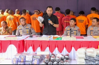 Polda Sumut Ungkap 2.000 Liquid Vape Mengandung Obat Keras Di Labura