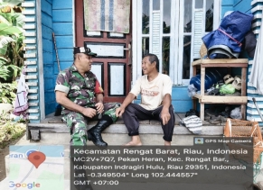 Giat Jalankan Tugas Babinsa komsos Bersama Warga Walau Hari Libur