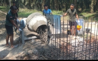 Sesuai Spesifikasi Teknis Satgas Kodim 0302/Inhu Percepat Pembangunan Jembatan Gantung Garuda