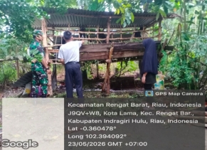 Lakukan Komsos, Babinsa Koramil 01/Rengat Sambangi Peternak Kambing Warganya