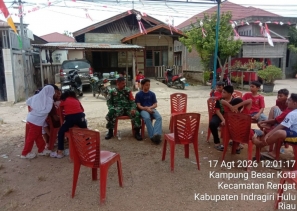 Babinsa Serda Zakirman Monitoring Wilayah Binaan, Dukung Semarak HUT Ke-81 Kemerdekaan RI
