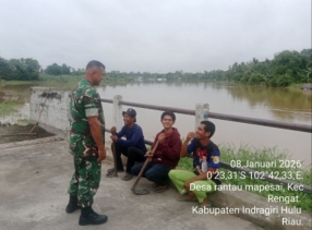 Babinsa koramil 01/Rengat Jalin Hubungan Baik Melalui Komsos baik komonikasi sosial Deng Warga Desa Binaan