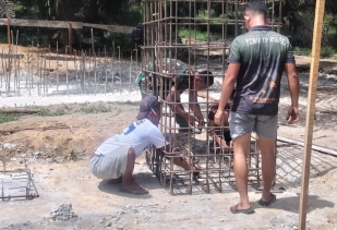 Percepat Akses Antardesa, Satgas Jembatan Kodim 0302/Inhu Genjot Perakitan Rangka Besi Jembatan Gantung Garuda