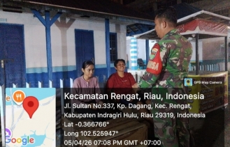 Babinsa Koramil 01/Rengat Patroli Malam Di Kelurahan Kampung Dagang Untuk Pastikan Wilayah Binaan Aman