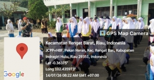 Tanamkan Disiplin Sejak Dini, Babinsa Koramil 01/Rengat Berikan Pelatihan PBB kepada Siswa MTsN