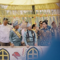 Bupati Suhardiman Amby Berserta Wakil Presiden RI Gibran Rakabuming Hadir Dalam Pembukaan Festival Event Pacu Jalur Kuantan Singingi ‎