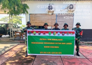 Cegah Karhutla, Babinsa Koramil 01/Rengat Gencarkan Patroli di Wilayah Binaan