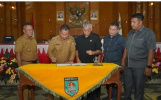 Wakil Bupati Asahan Hadiri Rapat Paripurna DPRD Pengambilan Keputusan 4 Ranperda