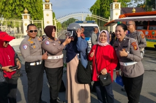 Gaungkan Budaya Tertib Berlalu Lintas, Ditlantas Polda Riau Sapa Warga di Car Free Day