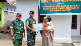 Kodim 0302/Inhu Melaksanakan karya Bakti Dengan Rehab Rumah Milik Ibu Sopia Istri Alm Purnawirawan TNI.Rusdal