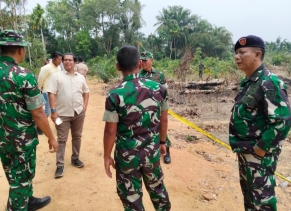 Terus Perkuat Pencegahan Karhutla ,Tim Penyuluh Mabes TNI Tinjau Lokasi Pascakarhutla di Sungai Lala