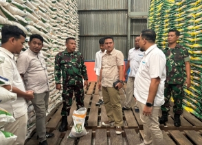 Dandim 0302/Inhu Diwakili Pasi Ter Tinjau Gudang Bulog Untuk Kesiapan Penyerahan Bantuan Pangan Inhu-Kuansing.