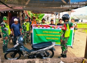 Antisipasi Karlahut, Babinsa Koramil 01/Rengat Gencarkan Patroli dan Sosialisasi Karhutla di Rengat Barat