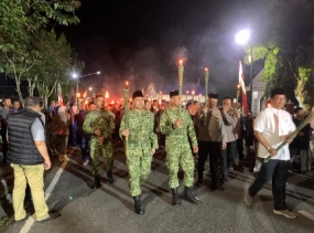 Dandim Hadiri Kegiatan Pawai Takbir Keliling Gunakan Obor Becak Dan Mobil Bias Keliling