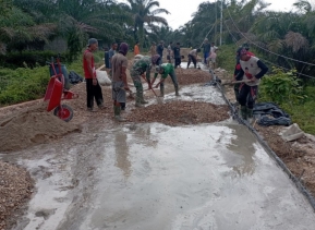 Jalan Semenisasi Segera Selesai, Masyarakat Senang Tidak Khawatir Becek Jika Hujan