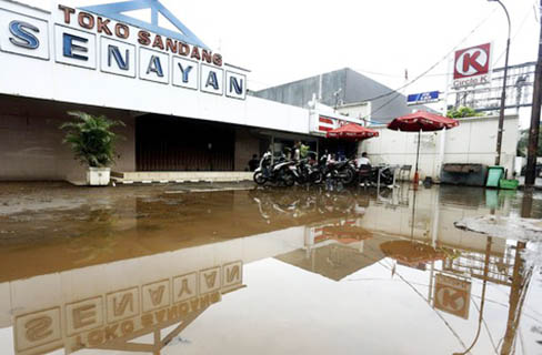 Banjir Kemang, PLN Putus Aliran Listrik