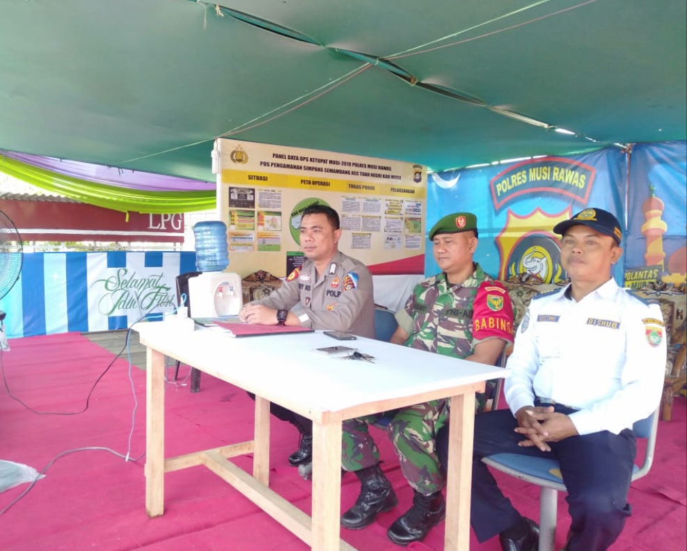 Polres Mura Himbau Warga Yang Melintas Patuhi Rambu Lalu Lintas Dan Istirahat Jika Capek