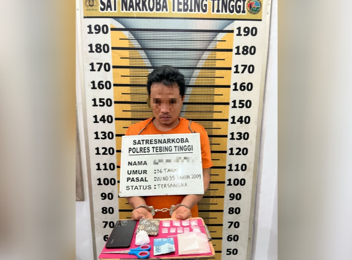 Polres Tebingtinggi Ringkus Seorang Pria Dari Kolong Rumah, Terduga Pengedar Narkoba