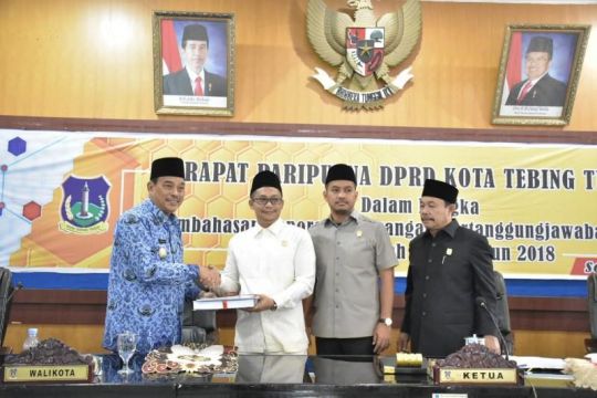 Walikota Tebingtinggi Sampaikan LKPJ anggaran Tahun 2018