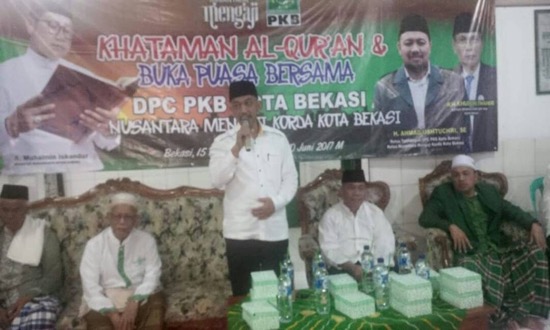 Wakil Wali Kota Bekasi Berikan Beasiswa Santri ke Mesir