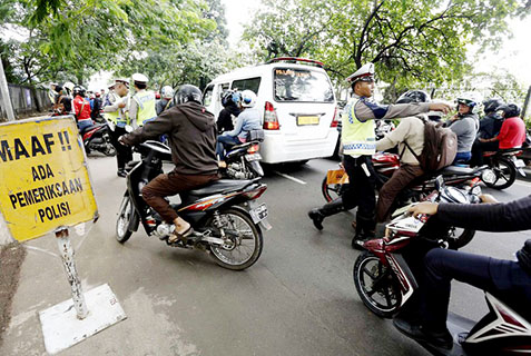 Razia Ilegal, Oknum Polisi Ditangkap