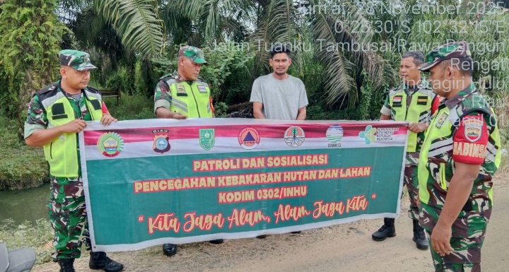 Tepatnya Didesa Rawa Bangun Anggota Koramil 01/Rengat Lakukan Patroli dan Sosialisasi Karhutla