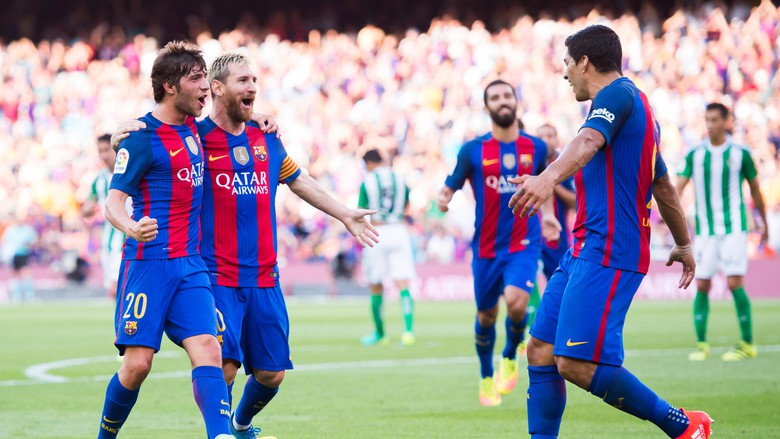 Suarez Hat-trick, Barca Awali Musim dengan Kemenangan 6-2 atas Betis