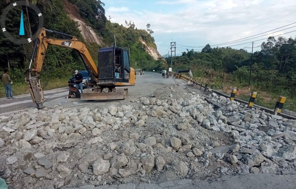 Perbaikan Jalan Lintas Riau-Sumbar Ditarget Selesai Minggu Ini