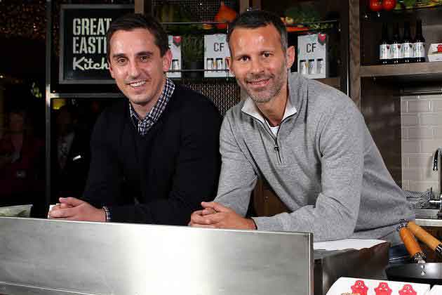 Ryan Giggs dan Gary Neville Berlibur di Bali